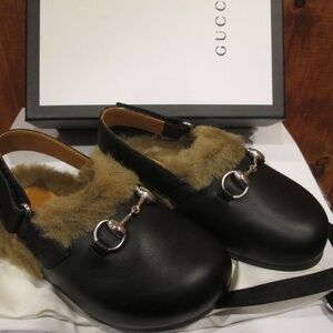 new GUCCI girls Princeton black horse bit LAMB FUR sandals Sz Euro 29/US 10